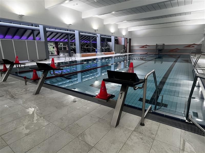 Schwimmerbecken Fitnessbad